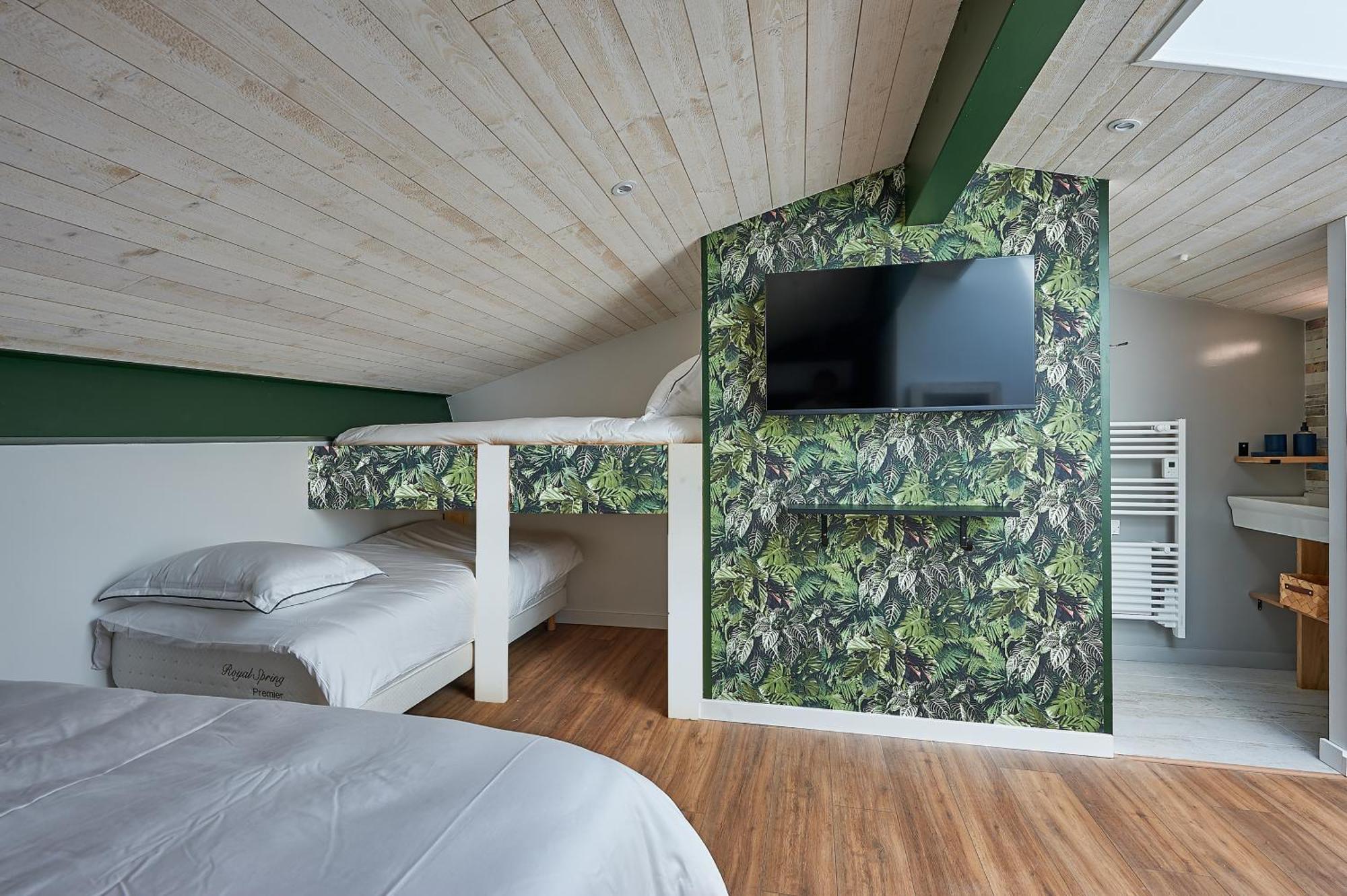 Bed and Breakfast Le Repaire Lagardere Lussac  Exterior foto